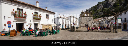 Centre de Grazalema, place principale, village de montagne blanc andalou, Cadix, Andalousie, Espagne, Europe Banque D'Images