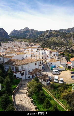 Grazalema, village de montagne blanc andalou, Cadix, Andalousie, Espagne, Europe Banque D'Images