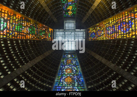Détail d'une croix grecque sur le toit de la Cathédrale Métropolitaine de Sao Sebastiao do Rio de Janeiro Banque D'Images