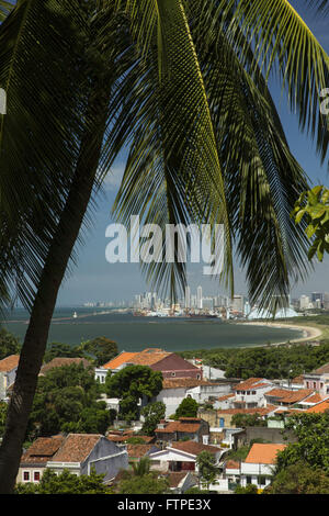 Vue sur la ville historique d'Olinda Recife avec en arrière-plan Banque D'Images