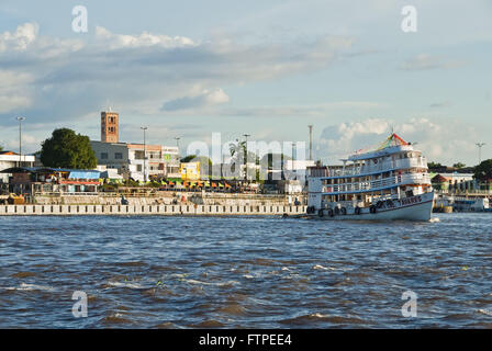 Tarente ville vue sur le fleuve Amazone Banque D'Images