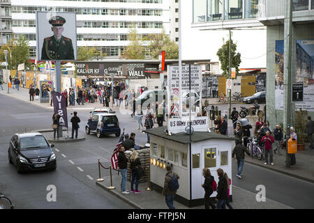 Checkpoint Charlie - ancienne frontière post dans l'ancienne Allemagne de l'Est Banque D'Images