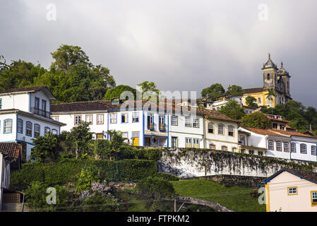 Casario e coloniale Igreja de Sao Francisco de Paula no Morro da Piedade - bairro Piedade Banque D'Images