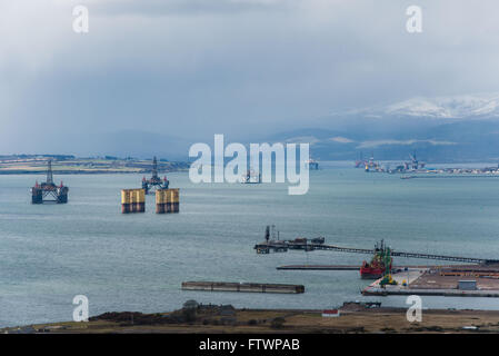 Voir l'huile de l'Estuaire de Cromarty sur Riggs, nigg Banque D'Images