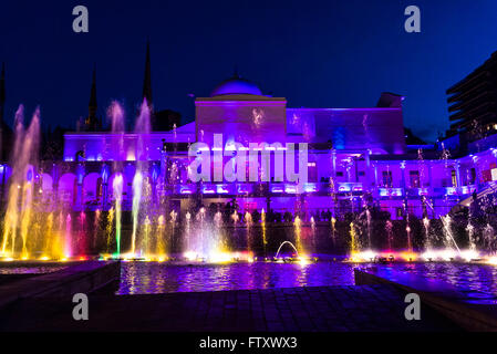 Fountain show, Paseo de Buen Pastor, complexe commercial et de divertissement, Cordoba, Argentine Banque D'Images