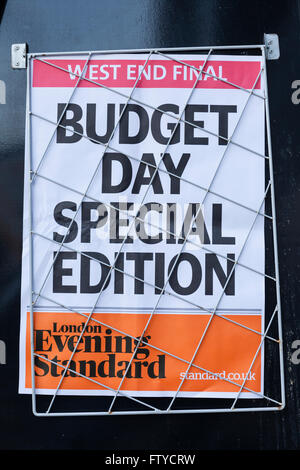 Budget Le jour de gros titre de journal à Londres, en Angleterre. Banque D'Images