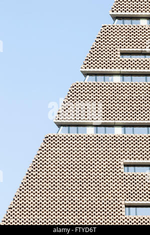 L'extension de la Tate Modern, Bankside, Londres. Vue extérieure de briques perforées à l'étage. Banque D'Images