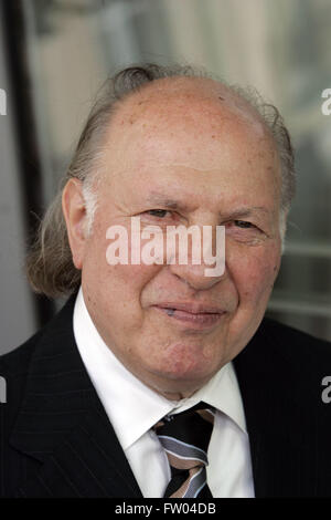 Berlin, Allemagne. 1er juin 2007. L'écrivain hongrois et lauréat du Prix Nobel de Littérature Imre Kertesz, représenté à Berlin, Allemagne, 1 juin 2007. Photo : Soeren Stache/dpa/Alamy Live News Banque D'Images