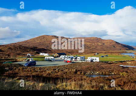 Camping-car garé dans le Sligacan Camping, Sligachan, Ilse de Skye, en Écosse, Royaume-Uni Banque D'Images