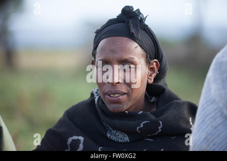 Lac Langano, Éthiopie, octobre 2013 Réunion du groupe de femmes de Kenan Woshe."Nous sommes inquiets à propos de la déforestation et la plantation d'arbres ont été." Banque D'Images