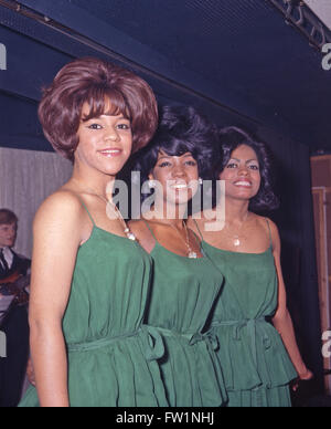 Le groupe vocal NOUS SUPREMES en 1963. De gauche à droite : Florence Ballard, Mary Wilson, Diana Ross. Photo Tony Gale Banque D'Images