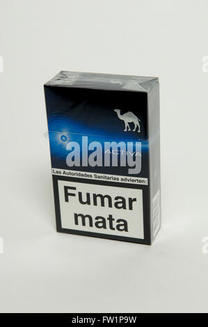 Camel Cigarettes Tabac Paquet Activa Banque D'Images