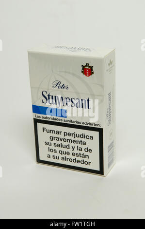 Peter Stuyvesant Cigarettes paquet sur fond blanc Banque D'Images