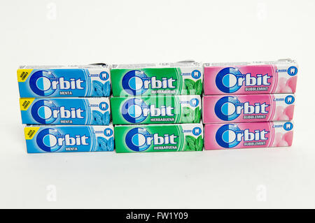 Chewing-gum sans sucre l'orbite de la société Wrigley. Aux États-Unis prises sur un fond blanc. Banque D'Images