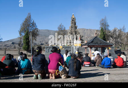 Prière à pura luhur bromo poten Banque D'Images