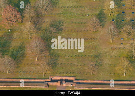 Meuse (55), Sivry-sur-Meuse, cimetiere allemand de la première guerre mondiale (vue aerienne) // France, Meuse (55), Sivry-sur-Meuse, WW Banque D'Images
