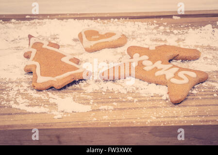 Bio biscuits maison sur une table pour Noël Banque D'Images