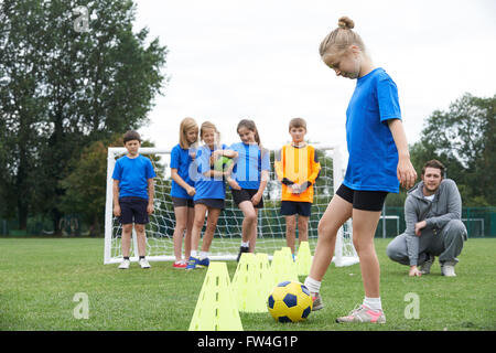 Premier entraîneur de soccer extérieur Session de formation Banque D'Images