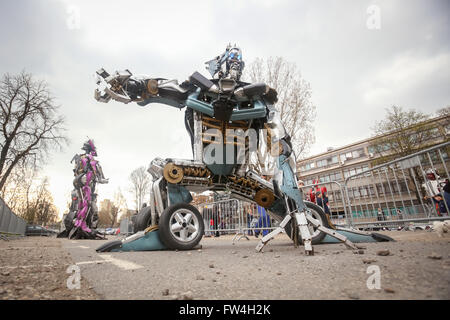 ZAGREB, CROATIE - le 26 mars 2016 : Exposition par Danilo Baletic (23) du nom de la protection de transformateurs de Zagreb le square Franje Tudjm Banque D'Images