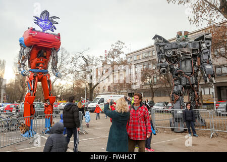 ZAGREB, CROATIE - le 26 mars 2016 : Exposition par Danilo Baletic (23) du nom de la protection de transformateurs de Zagreb le square Franje Tudjm Banque D'Images