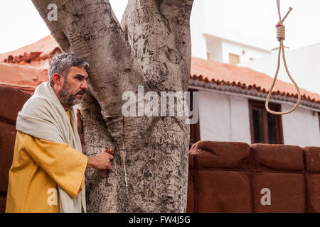 Judas se pend dans la Passion Play, Adeje, Tenerife, Canaries, Espagne. Representacion de la passion. Adeje. 25 mars 20 Banque D'Images
