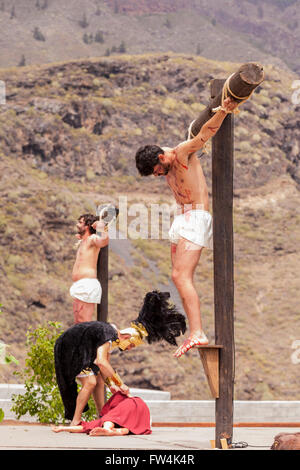 Jésus et les voleurs crucifié au Calvaire, Passion Play, Adeje, Tenerife, Canaries, Espagne. Representacion de la passion. Un Banque D'Images