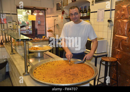 Sciamadda, restaurant typique, Farinata préparation, Gênes, Italie, Europe, Ligury Banque D'Images