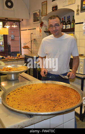 Sciamadda, restaurant typique, Farinata préparation, Gênes, Italie, Europe, Ligury Banque D'Images