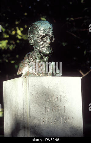 James Joyce - buste à St Stephen's Green, Dublin - l'écrivain irlandais 2 Février 1882 - 13 janvier 1941. A écrit Ulysse. Banque D'Images