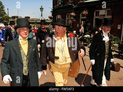 Dickens Festival - trois messieurs en costume victorien, de la ville de Rochester, Rochester Dickens Pickwick Club Festival Banque D'Images