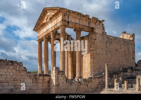 Ruines du temple Romain Dougga Site du patrimoine mondial de l'Unesco en Tunisie Banque D'Images