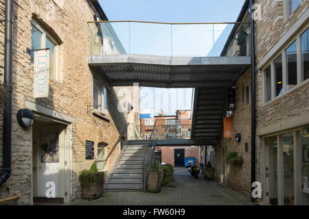 New Brewery Arts Centre, en cour de la brasserie, Cirencester, Gloucestershire, Royaume-Uni Banque D'Images