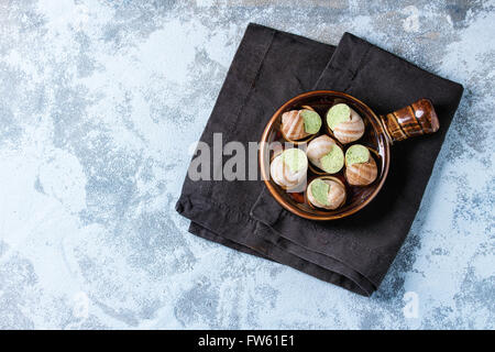 Escargots de Bourgogne escargots crus Banque D'Images