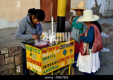 Oeufs de caille stall ' La Samaritana Square ' à HUANCABAMBA. .Département de Piura au Pérou Banque D'Images