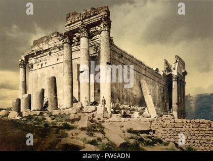 Temple de Jupiter, se penchant, colonne de Baalbek, au Liban, d'impression Photochrome, vers 1900 Banque D'Images