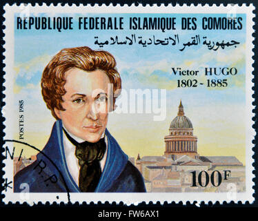 République fédérale islamique des Comores - circa 1985 : timbre imprimé en Comores montre Victor Hugo, vers 1985 Banque D'Images