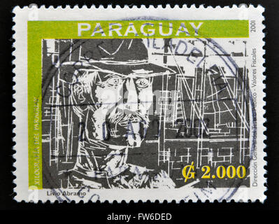 PARAGUAY - circa 2001 : timbres en Paraguay montre une gravure du Paraguay, Livio Abramo, vers 2001 Banque D'Images