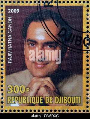 DJIBOUTY - circa 2009 : timbre imprimé en Djibouty Ratna Rajiv Gandhi montre, vers 2009 Banque D'Images