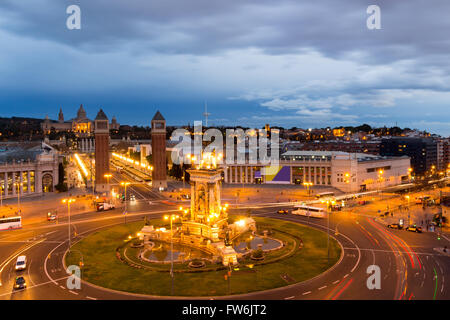 Vue aérienne sur la Placa Espanya et Montjuic Hill avec Musée National d'Art de Catalogne, Barcelone, Espagne Banque D'Images