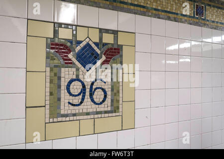 Station de métro 96th Street, New York, USA la plate-forme Banque D'Images
