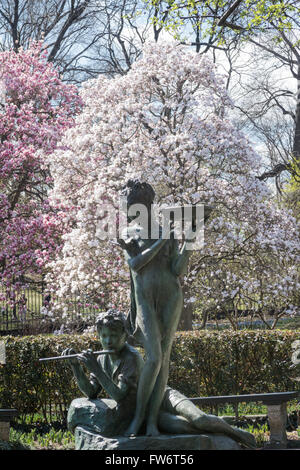 Burnett Fontaine dans le Conservatory Garden, Central Park, NYC, USA Banque D'Images