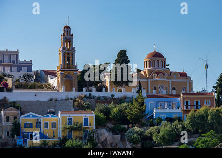 L'église traditionnelle grecque en île de Symi, Grèce Banque D'Images