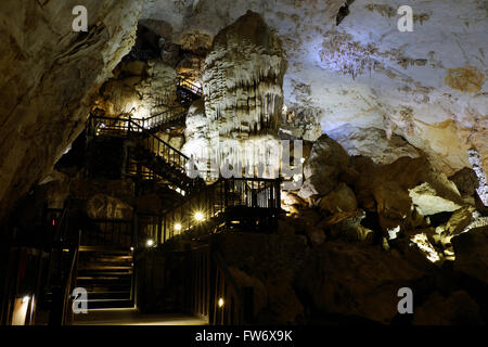 Paradise cave, un étonnant, merveilleux cavern à Bo Trach, Quang Binh, au Vietnam, métro bel endroit pour voyager, patrimoine n Banque D'Images