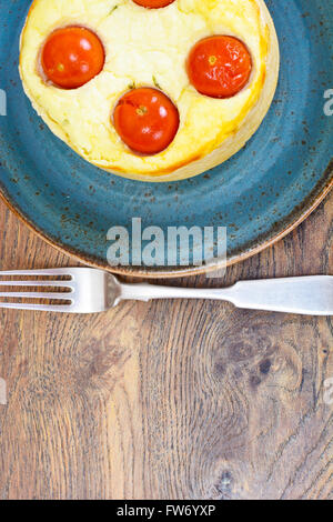 Kis de ricotta, tomates cerise et menthe Banque D'Images