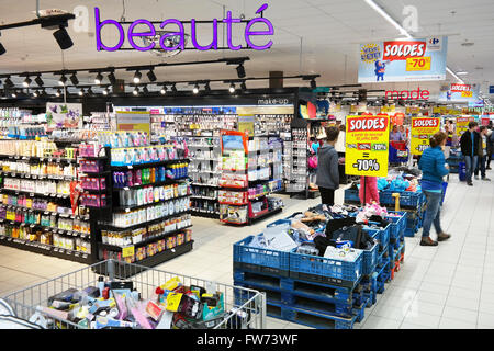 Département de pharmacie d'un hypermarché Carrefour Banque D'Images