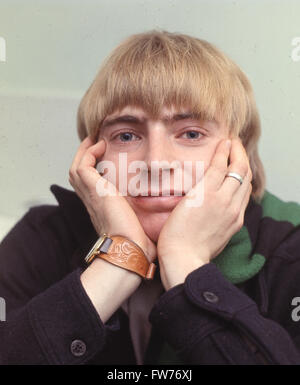 Membre du groupe de pop britannique The Yardbirds Keith Relf (1943-1976) en 1966. Photo Tony Gale Banque D'Images