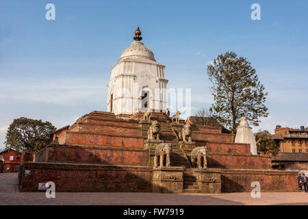 Bhaktapur, Népal. Fasidega, temple dédié à Shiva. Le temple a été complètement détruit par le séisme de janvier 2015. Banque D'Images