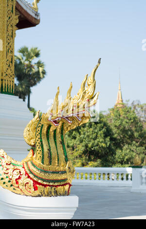 Statue de Naga à Haw Pha Bang Luang Prabang , Laos , Banque D'Images