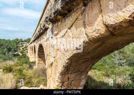 Aqueduc romain appelé pont del diable à Tarragone, Catalogne, Espagne Banque D'Images