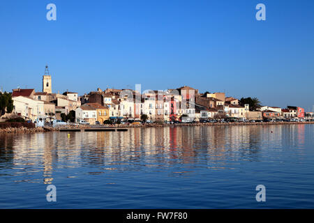 Village Bouzigues, Etang de Thau, Languedoc-Roussillon, France Banque D'Images